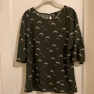 Ann Taylor shirt . XL never worn. Please ask any questions